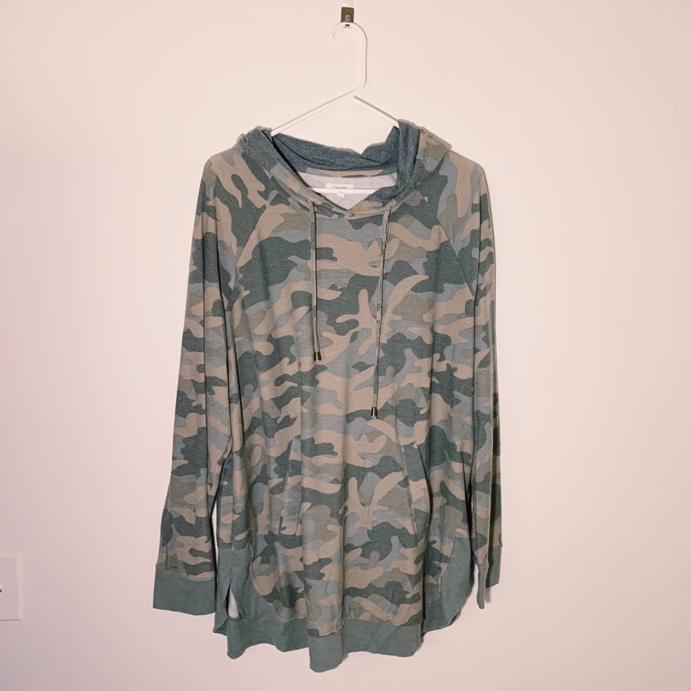 Oversized camo sweatshirt
